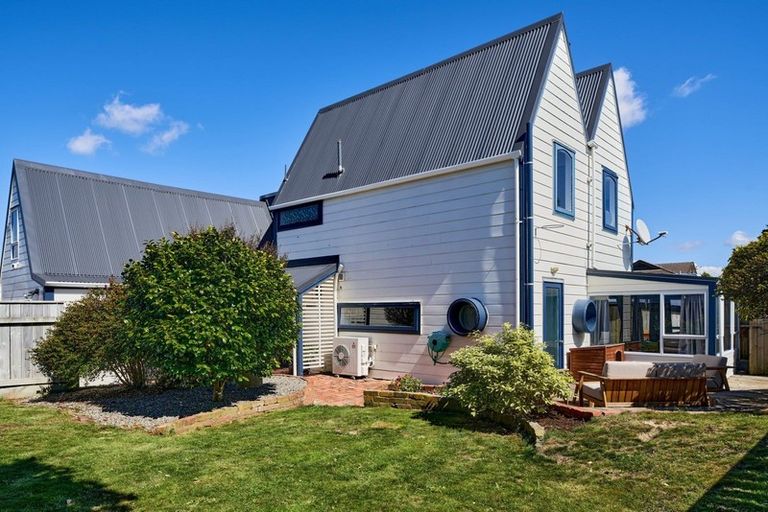 Photo of property in 74 Cypress Drive, Maungaraki, Lower Hutt, 5010