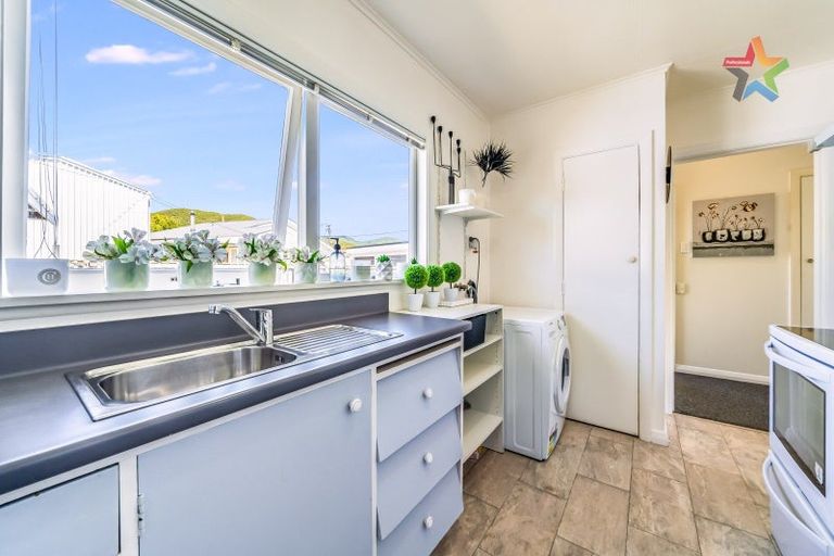 Photo of property in 1/1079 High Street, Taita, Lower Hutt, 5011