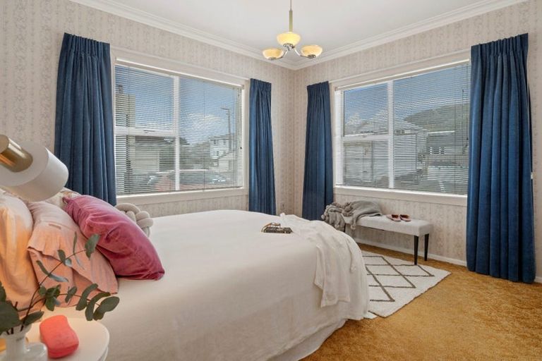 Photo of property in 39 Coates Street, Tawa, Wellington, 5028