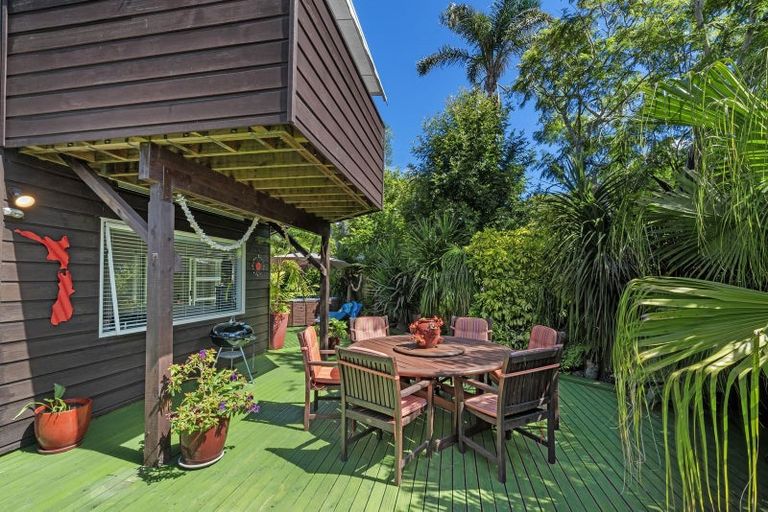 Photo of property in 2/13 Arran Road, Browns Bay, Auckland, 0630