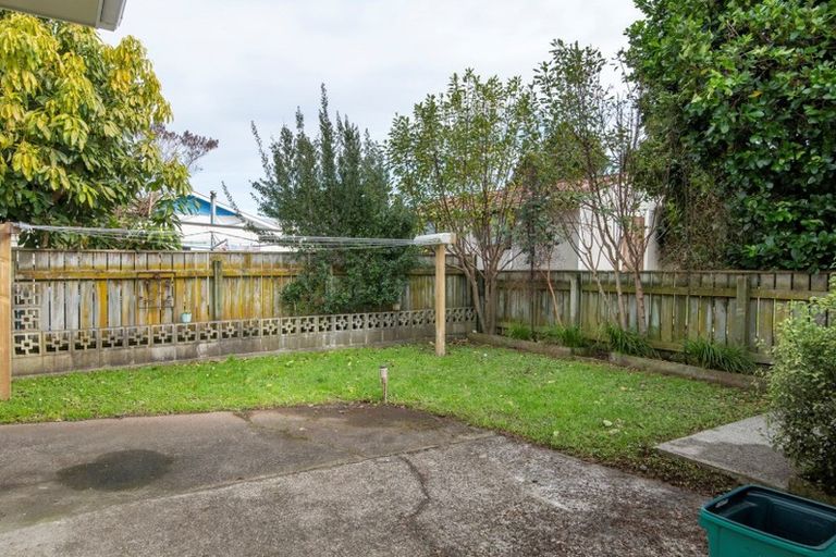 Photo of property in 53 Queenwood Road, Levin, 5510