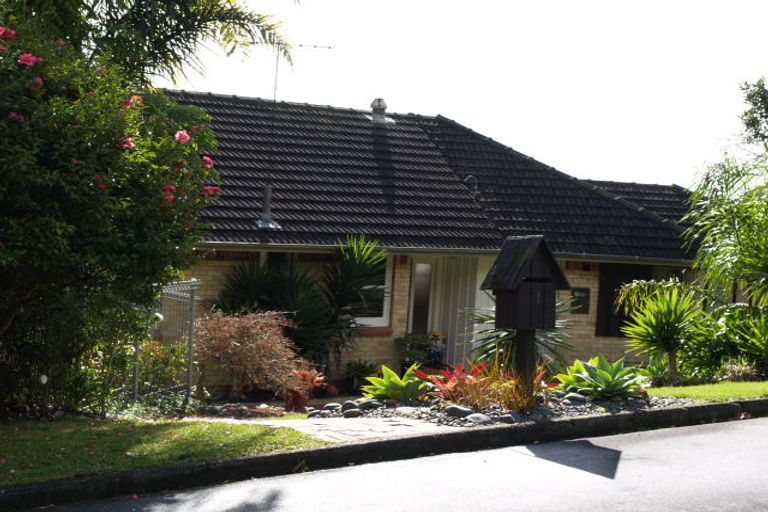 Photo of property in 1 Rangitoto View Road, Cockle Bay, Auckland, 2014