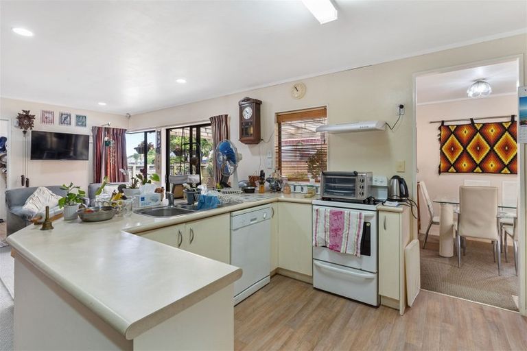 Photo of property in 11 Sheriff Place, Randwick Park, Auckland, 2105