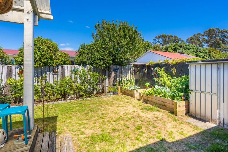 Photo of property in 1 Elder Grove, Paraparaumu, 5032
