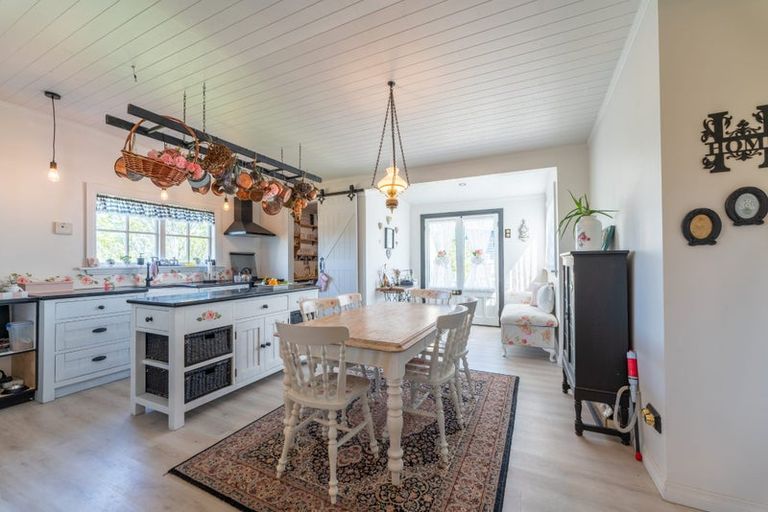 Photo of property in 17 Beach Street, Waikouaiti, 9510