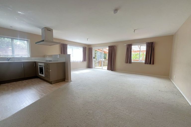 Photo of property in 64a Salford Street, Newlands, Wellington, 6037