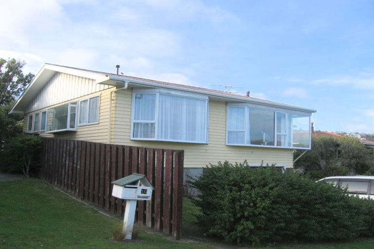 Photo of property in 8 Eskdale Road, Papakowhai, Porirua, 5024