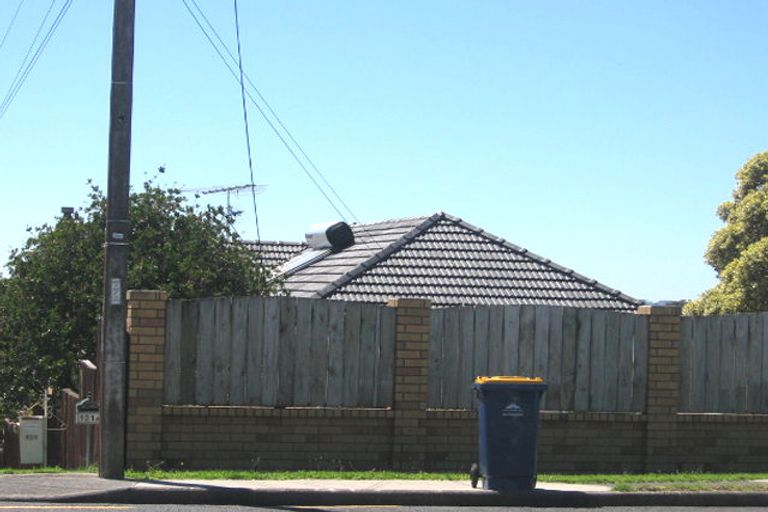 Photo of property in 2/121 Forrest Hill Road, Forrest Hill, Auckland, 0620