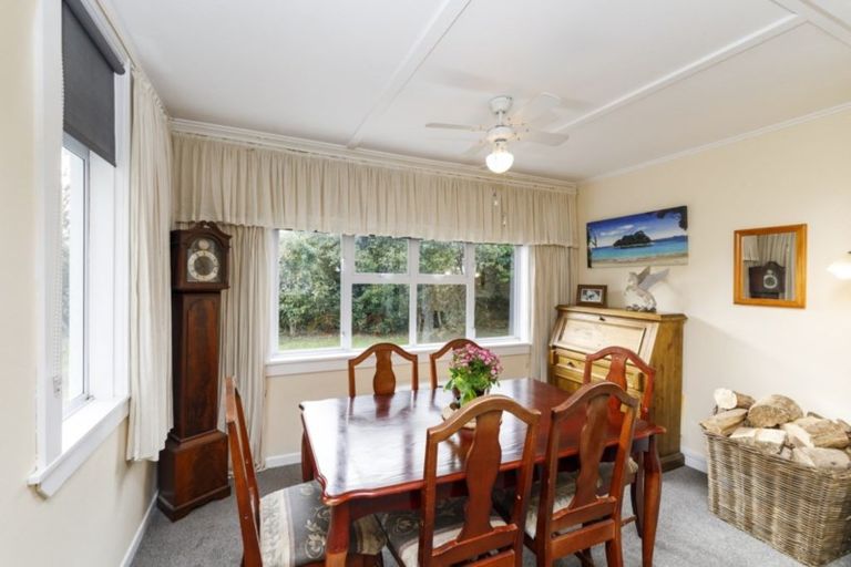 Photo of property in 16 Lyon Street, Marton, 4710