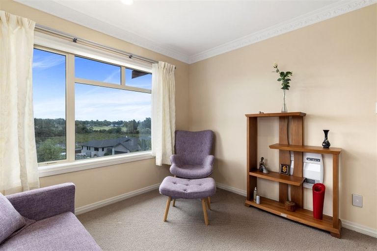 Photo of property in 20 Schopolo Place, Schnapper Rock, Auckland, 0632