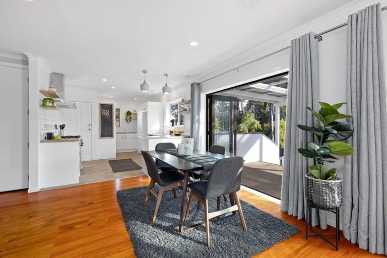 Photo of property in 68 Paragon Avenue, Beach Haven, Auckland, 0626