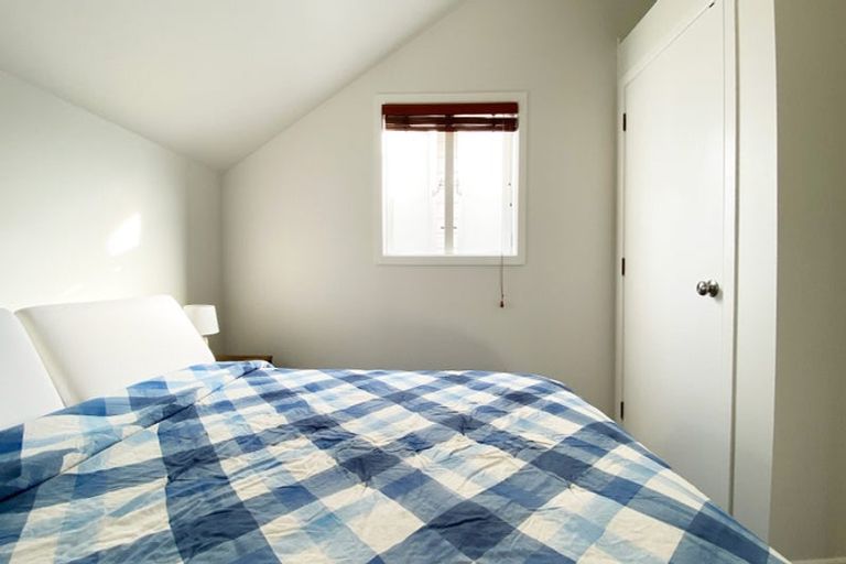 Photo of property in 2 Brassey Road, Birkenhead, Auckland, 0626