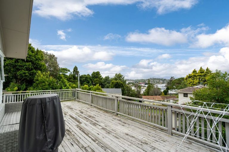 Photo of property in 13 Celeste Place, Totara Vale, Auckland, 0627