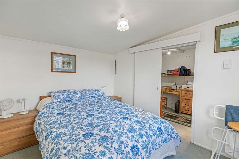 Photo of property in 8 Paraekaretu Street, Hunterville, 4730