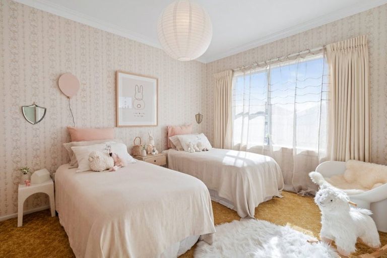 Photo of property in 39 Coates Street, Tawa, Wellington, 5028