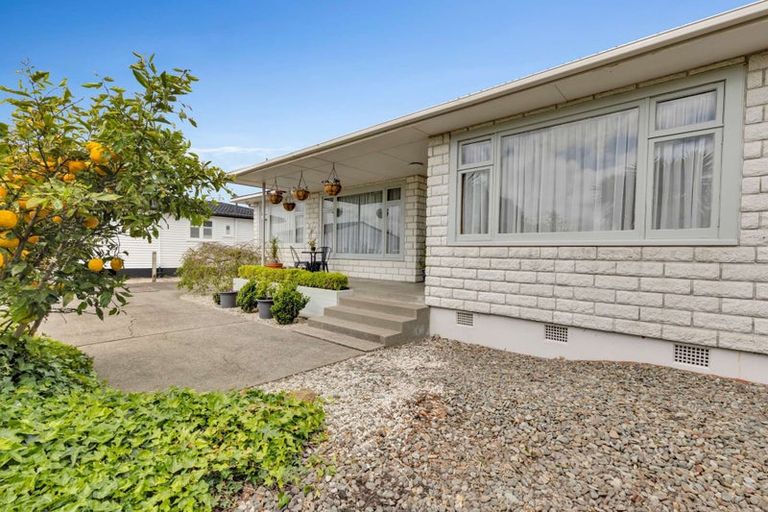 Photo of property in 4 Belvedere Crescent, Takaro, Palmerston North, 4412