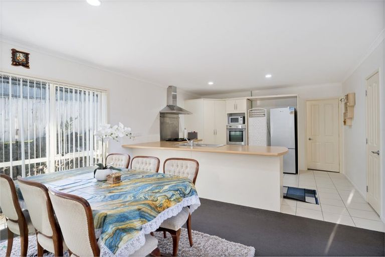 Photo of property in 48 San Marino Drive West, Henderson, Auckland, 0612