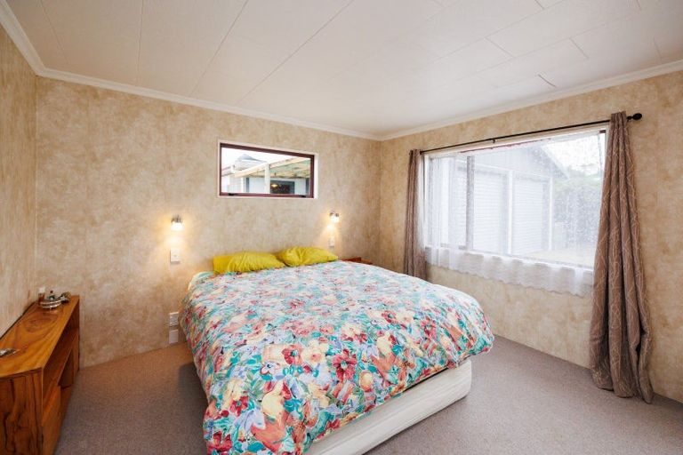 Photo of property in 14 Te Kiri Street, Himatangi Beach, Foxton, 4891