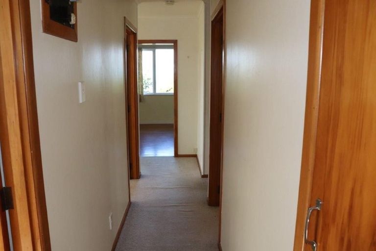Photo of property in 38 Potter Avenue, Northcote, Auckland, 0627