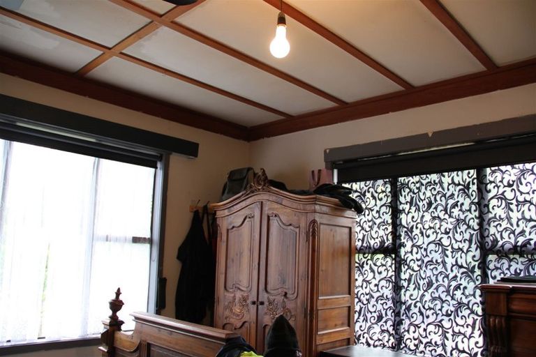 Photo of property in 5 Mcvicar Street, Tuatapere, 9620