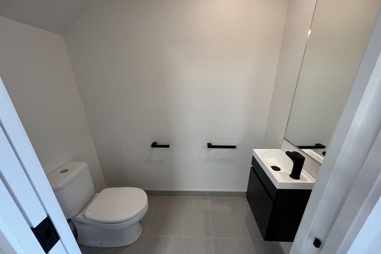 Photo of property in 17 Seafarer Crescent, Stanmore Bay, Whangaparaoa, 0932