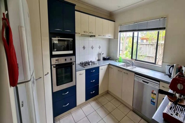 Photo of property in 30 Stellamaris Way, Northpark, Auckland, 2013