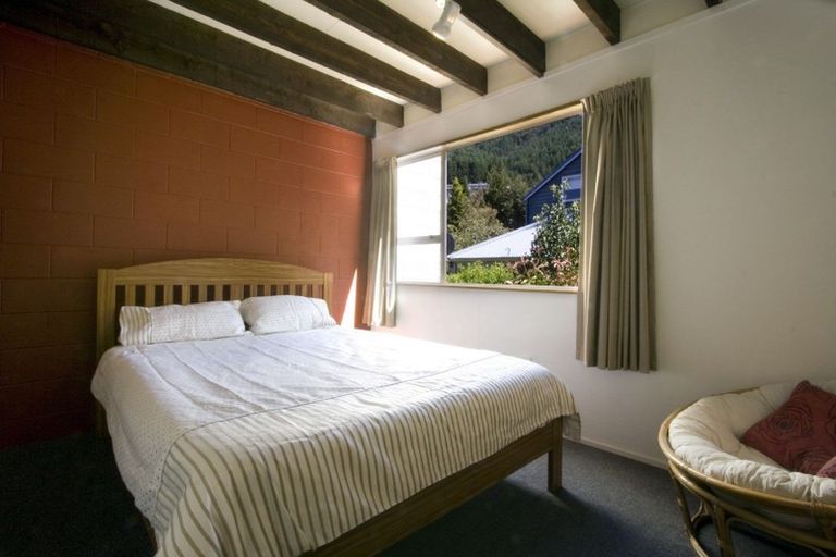 Photo of property in 255b Fernhill Road, Sunshine Bay, Queenstown, 9300