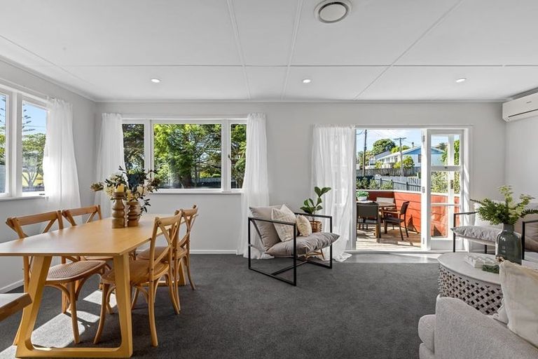 Photo of property in 42 Foster Crescent, Snells Beach, 0920