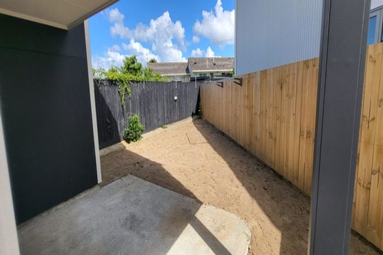 Photo of property in 15a Chadwick Crescent, Mangere East, Auckland, 2024
