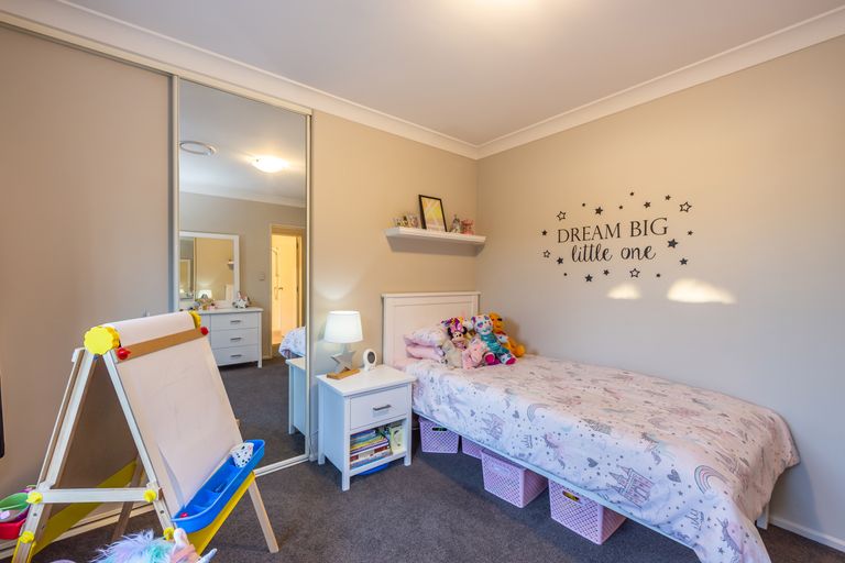 Photo of property in 20b Applewood Place, Casebrook, Christchurch, 8051