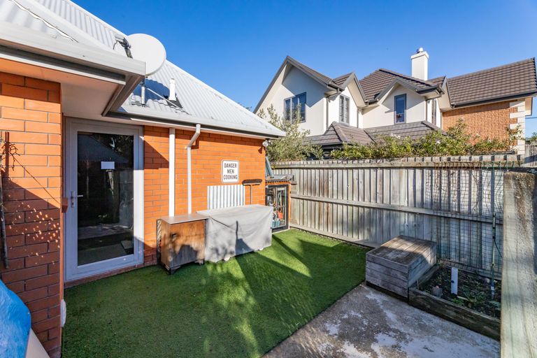 Photo of property in 104 Hamilton Avenue, Ilam, Christchurch, 8041