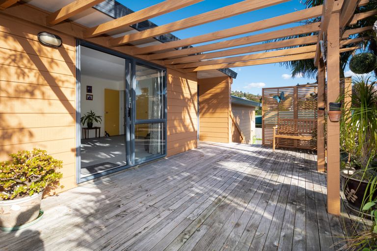 Photo of property in 155 Brian Crescent, Stanmore Bay, Whangaparaoa, 0932