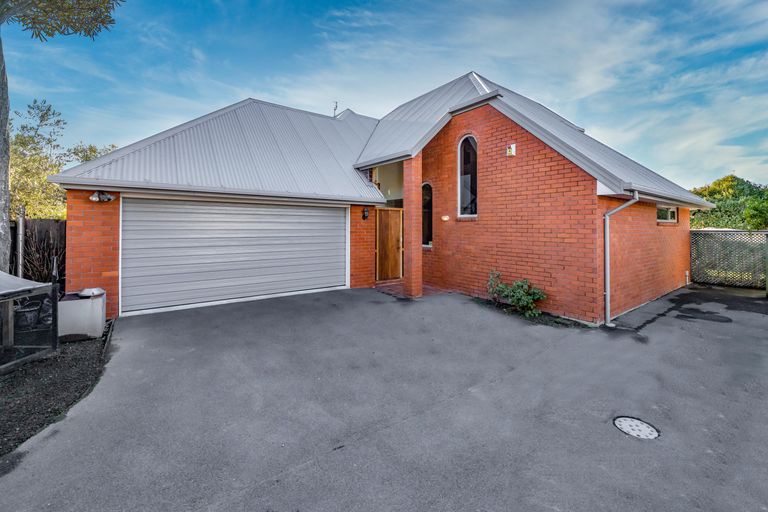 Photo of property in 104 Hamilton Avenue, Ilam, Christchurch, 8041