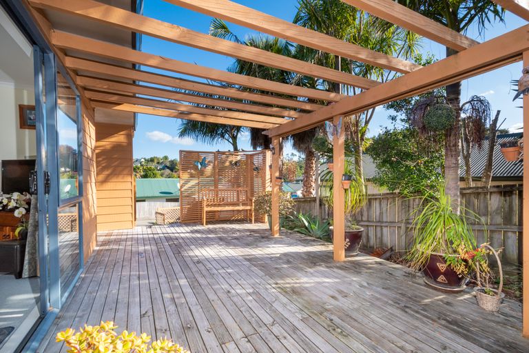 Photo of property in 155 Brian Crescent, Stanmore Bay, Whangaparaoa, 0932