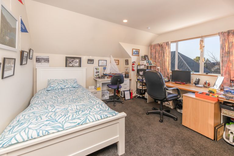 Photo of property in 104 Hamilton Avenue, Ilam, Christchurch, 8041