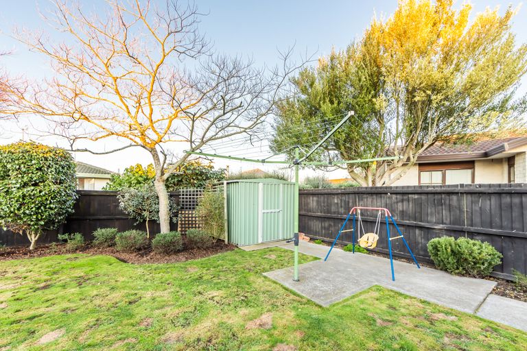 Photo of property in 20b Applewood Place, Casebrook, Christchurch, 8051