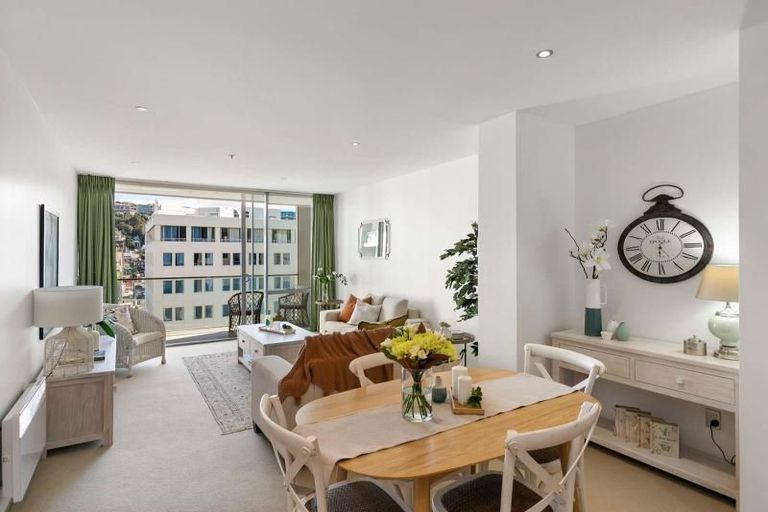 Photo of property in Sanctum Apartment, 10 Ebor Street, Te Aro, Wellington, 6011