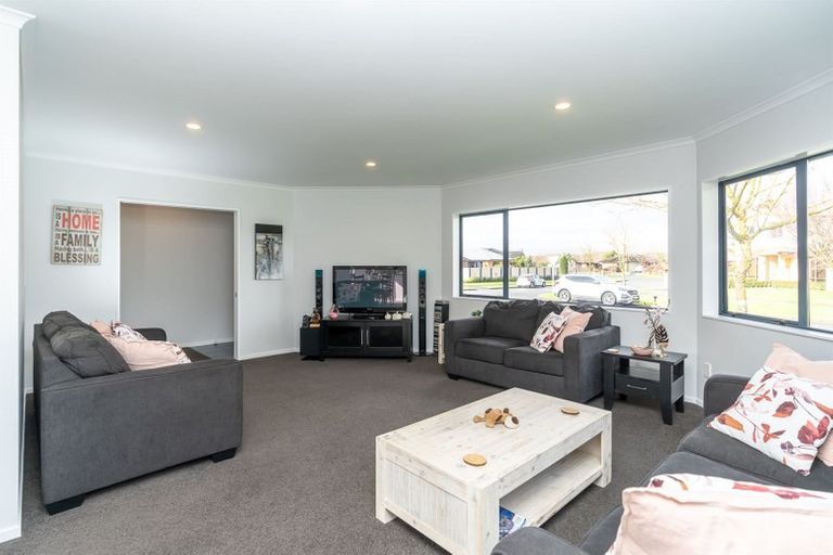 Photo of property in 35 Farringdon Avenue, Rototuna North, Hamilton, 3210