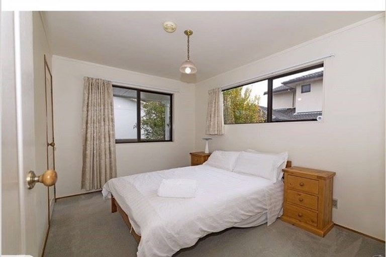 Photo of property in 3 Whiting Grove, West Harbour, Auckland, 0618