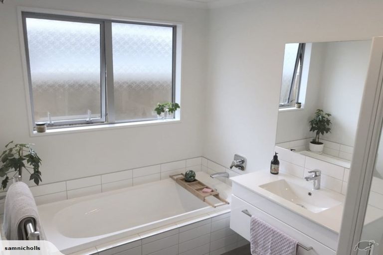 Photo of property in 21 Carrs Road, Wigram, Christchurch, 8025