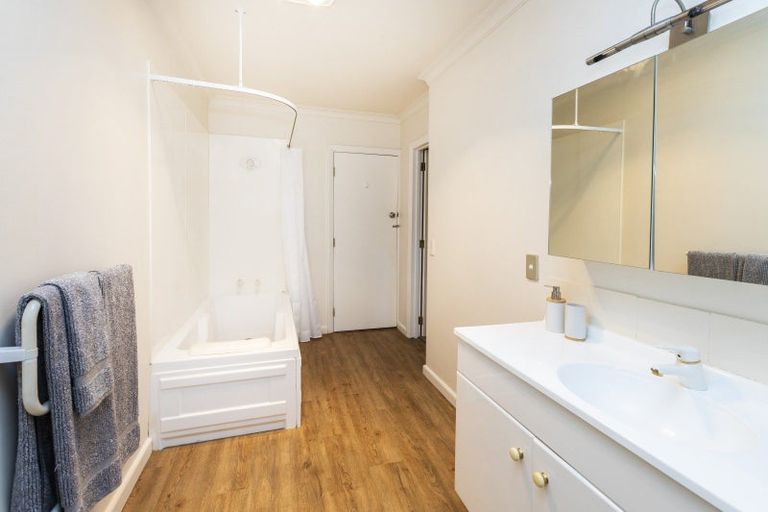 Photo of property in 234 Wairakei Road, Bryndwr, Christchurch, 8053