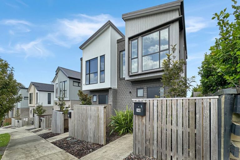 Photo of property in 140 Tiriwa Drive, Massey, Auckland, 0614
