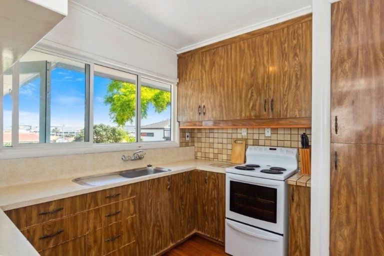 Photo of property in 66 Oceanview Road, Mount Maunganui, 3116