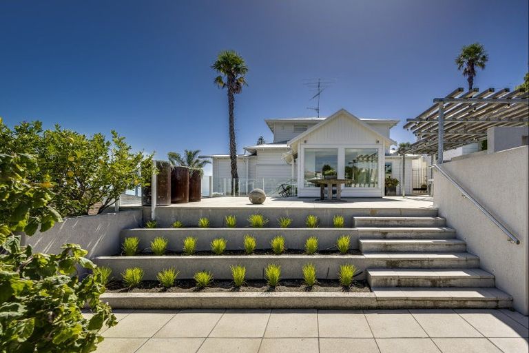 Photo of property in 8 Kowhai Road, Bluff Hill, Napier, 4110