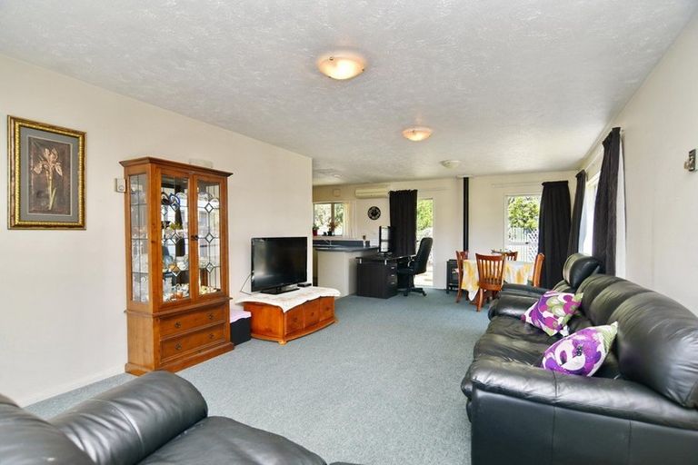 Photo of property in 6b Doggett Place, Rangiora, 7400