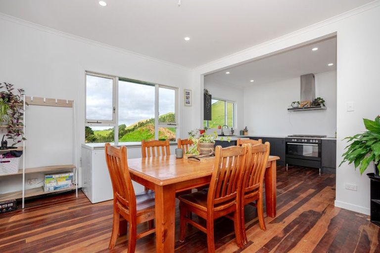Photo of property in 400 Te Kakapo Valley Road, Dannevirke, 4978