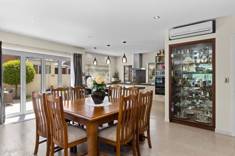 Photo of property in 16 Le Quesnoy Place, Cambridge, 3434