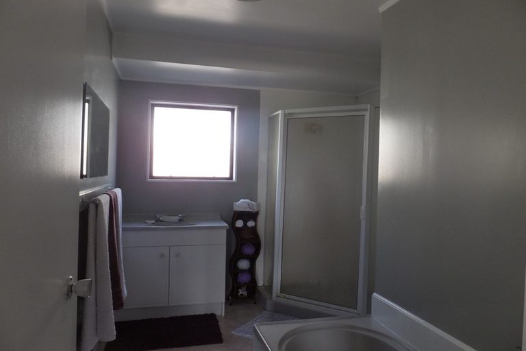 Photo of property in 570 Weymouth Road, Weymouth, Auckland, 2103