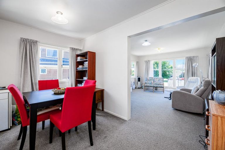 Photo of property in 18 Duncan Avenue, Te Atatu South, Auckland, 0610