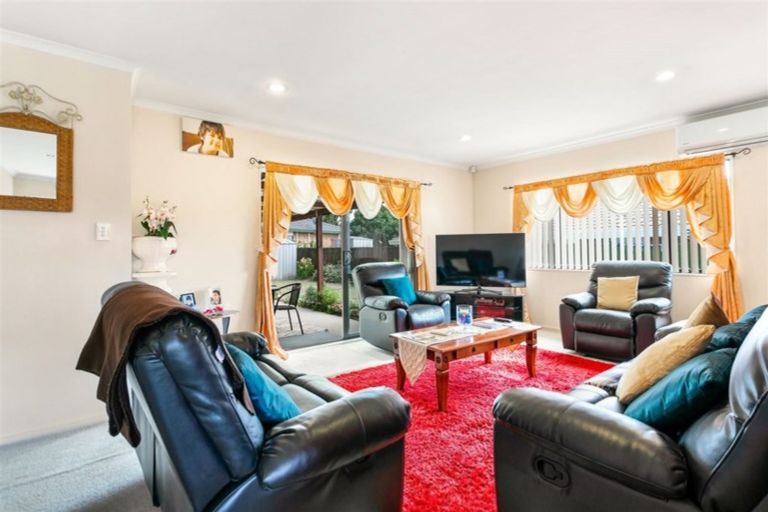 Photo of property in 18 Greenberry Drive, Ranui, Auckland, 0612